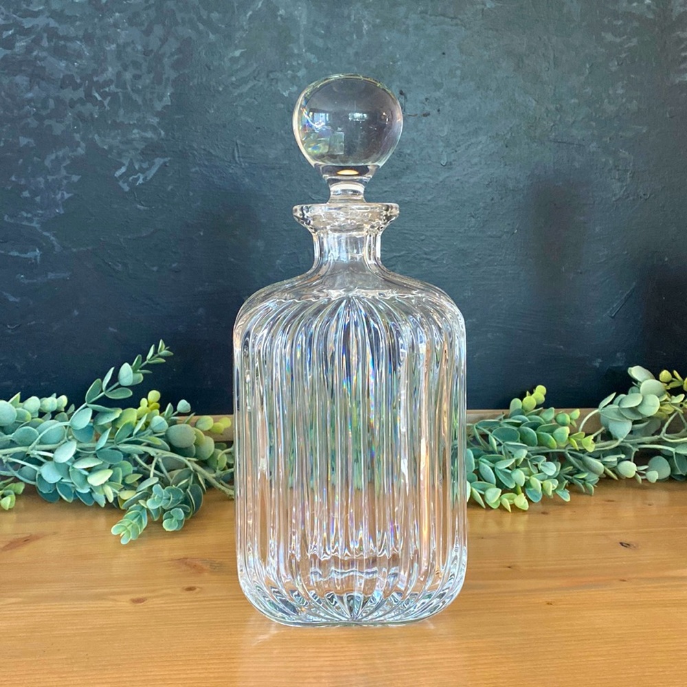 Decorative decanter